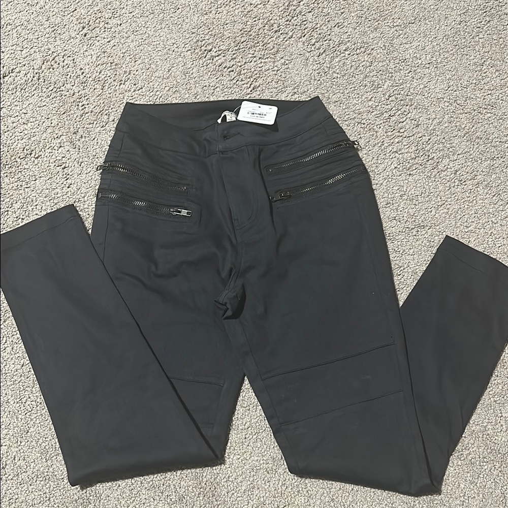 Umgee Black Leggings with Zipper Accents